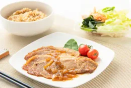 メインの食事からサラダまで